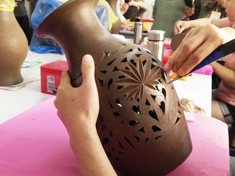 綏棱推動(dòng)黑陶作品版權(quán)保護(hù)與產(chǎn)業(yè)融合發(fā)展