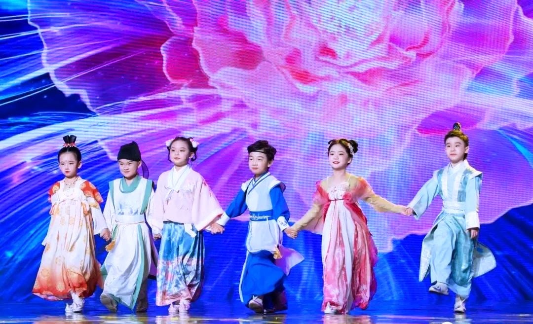 湖北省首屆文化產(chǎn)業(yè)創(chuàng)新創(chuàng)意設(shè)計大賽側(cè)記