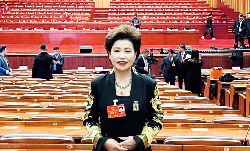 省人大代表?xiàng)铥悾航ㄗh打破版權(quán)登記區(qū)域性壁壘 實(shí)現(xiàn)跨市、跨省版權(quán)登記注冊(cè)