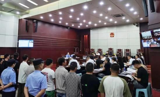 十堰首例網(wǎng)游私服侵權(quán)案開審 25人認(rèn)罪悔罪