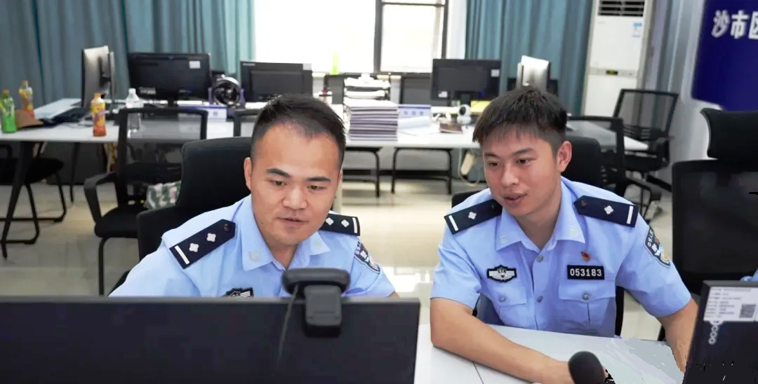 荊州警方打掉一印刷銷售盜版教輔犯罪團(tuán)伙