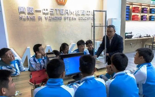 歷時4年 武漢兩教師單擺測速裝置獲版權(quán)證書