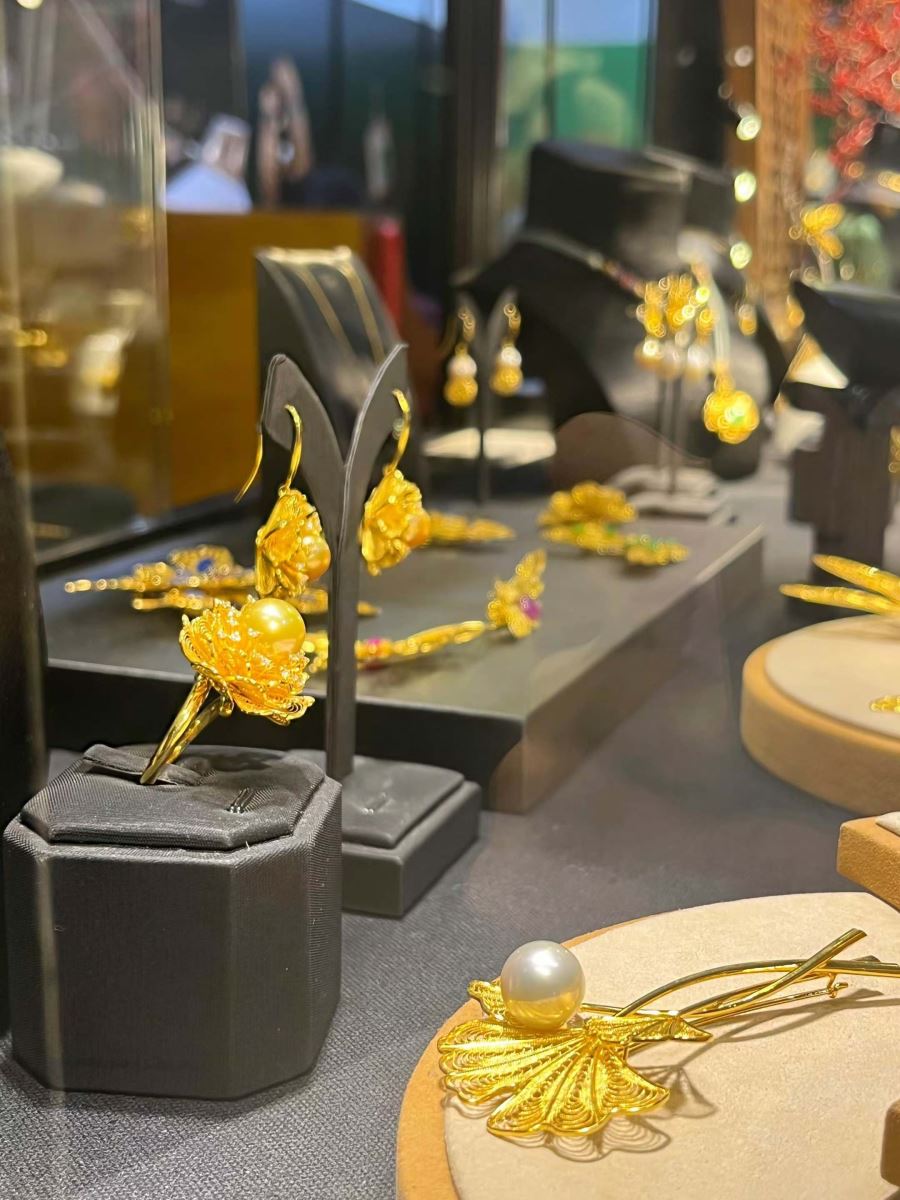 注重科技創(chuàng)新 加強(qiáng)原創(chuàng)設(shè)計——2024中國國際珠寶展開幕