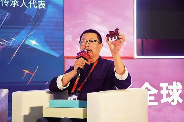  向文化要附加值 一把紅木梳200項(xiàng)專利版權(quán)