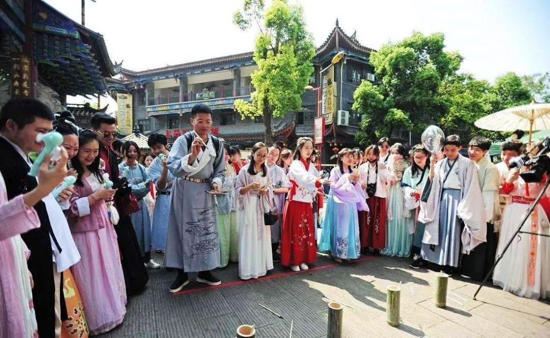 盜用抄襲 惡意搶注 漢服市場亂象調(diào)查