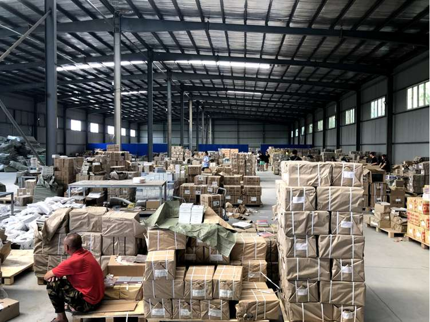 抖音配合警方破獲盜版圖書案 查獲侵權(quán)書籍十余萬冊(cè)